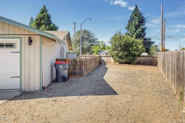 1210 Jasper ST, Medford, OR 97501