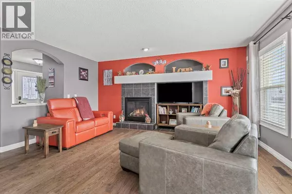 715 Copperpond Circle SE, Calgary, AB T2Z0R5