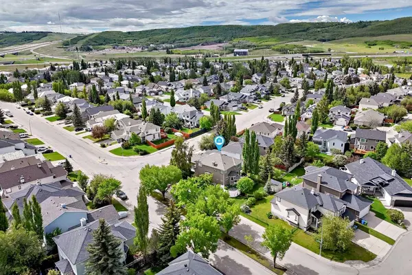 10882 Valley Ridge DR NW, Calgary, AB T3B5R1