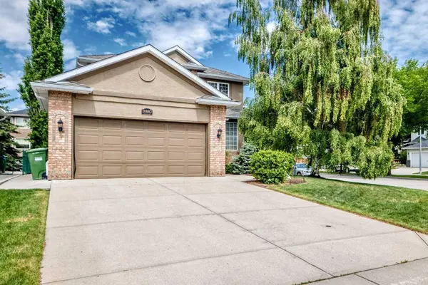 10882 Valley Ridge DR NW, Calgary, AB T3B5R1