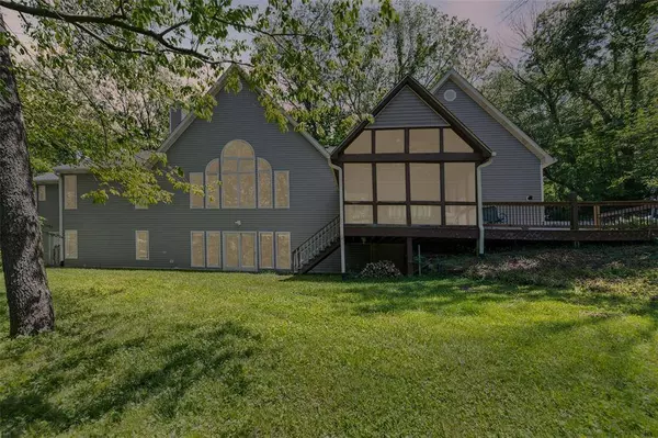 1462 N Bluff RD, Collinsville, IL 62234