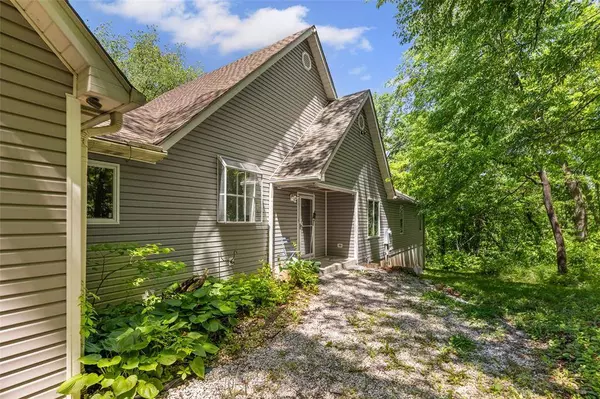 1462 N Bluff RD, Collinsville, IL 62234