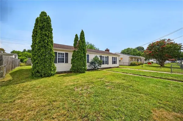 1820 Moger DR, Hampton, VA 23663