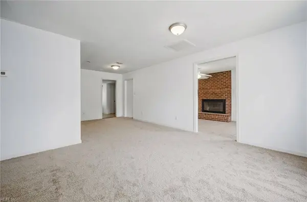 1820 Moger DR, Hampton, VA 23663