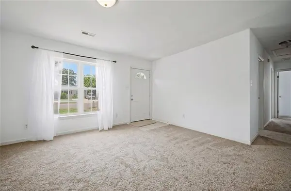 1820 Moger DR, Hampton, VA 23663