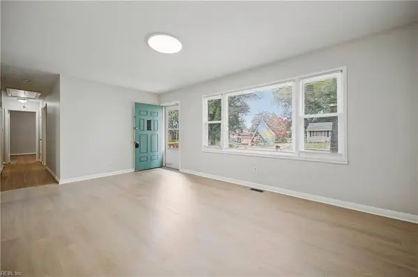 3421 W Weaver RD, Hampton, VA 23666