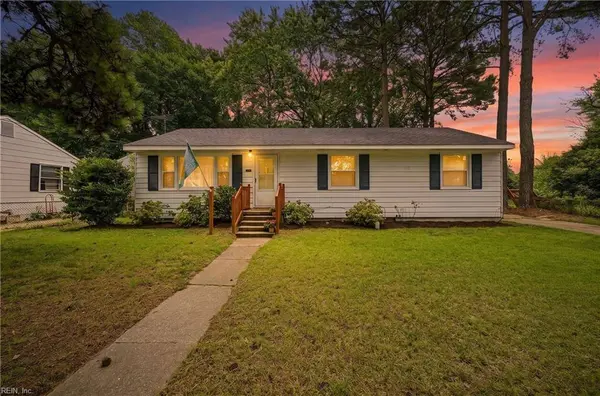 3421 W Weaver RD
