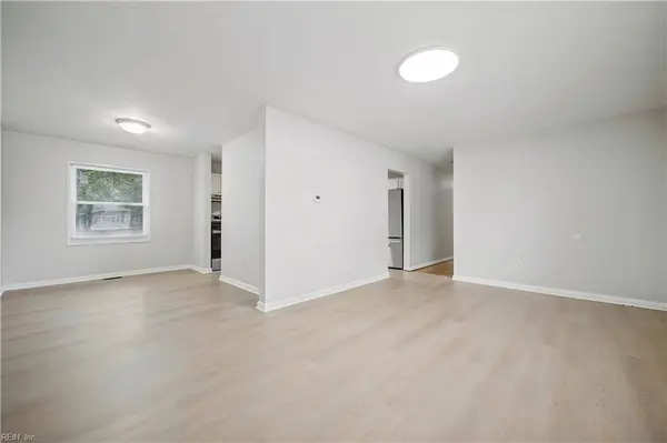 3421 W Weaver RD, Hampton, VA 23666