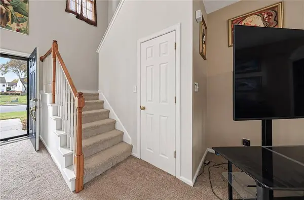 801 Wyemouth DR, Newport News, VA 23602