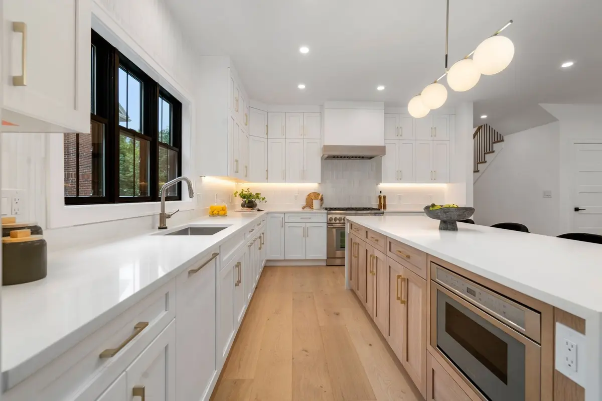 71 Cloverdale Rd #71, Newton Highlands, MA 02461-1810