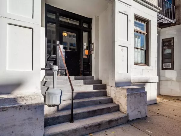 65 Burbank #17, Boston, MA 02115