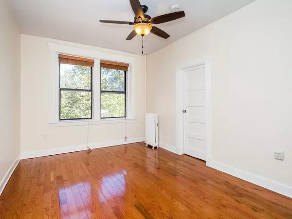 65 Burbank #17, Boston, MA 02115