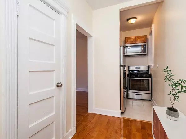 65 Burbank #17, Boston, MA 02115