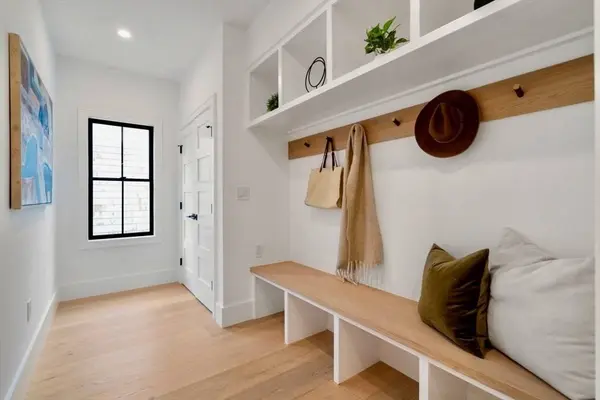 71 Cloverdale #1, Newton, MA 02461