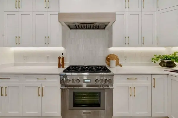 71 Cloverdale #1, Newton, MA 02461