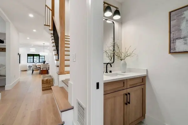 71 Cloverdale #1, Newton, MA 02461