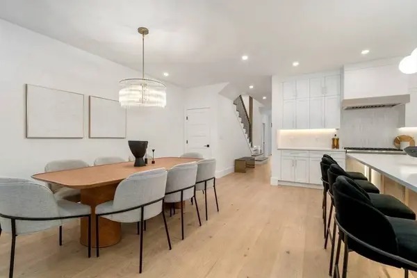 71 Cloverdale #1, Newton, MA 02461