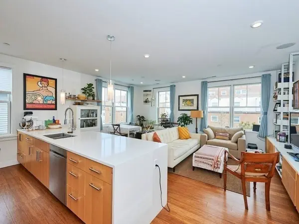 290 Highland Ave #3A, Somerville, MA 02144