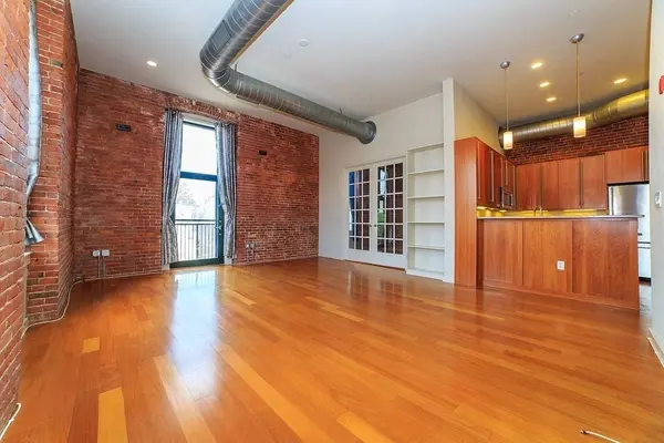 125 B #3A, Boston, MA 02127