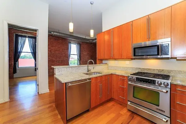 125 B #3A, Boston, MA 02127