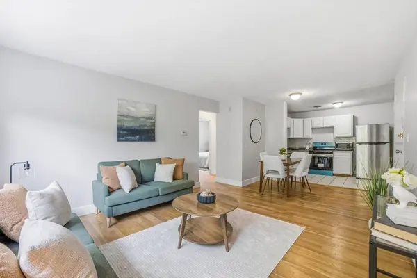 14 Riverside St #2-1, Watertown, MA 02472