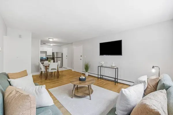 14 Riverside St #2-1, Watertown, MA 02472