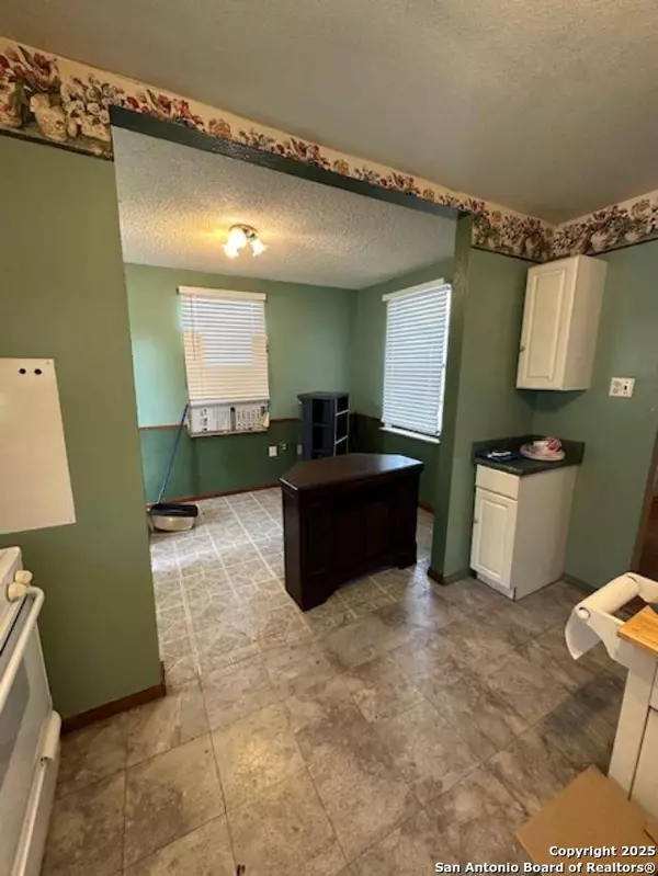 726 Southcross, San Antonio, TX 78211