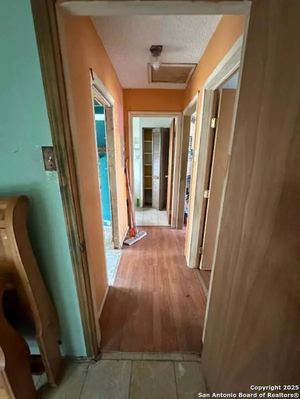 726 Southcross, San Antonio, TX 78211