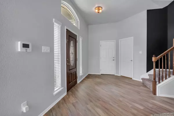 6239 Lowrie, San Antonio, TX 78239