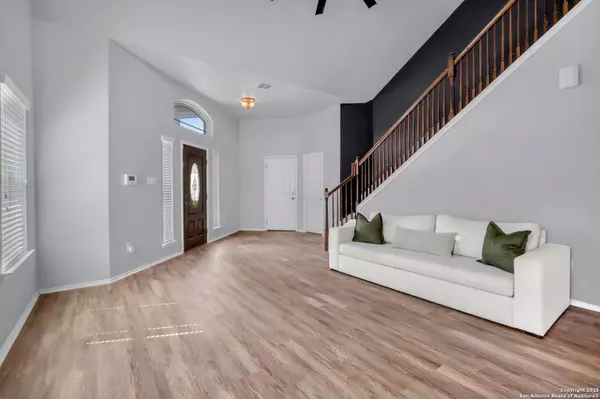 6239 Lowrie, San Antonio, TX 78239