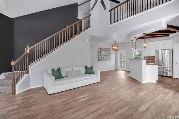 6239 Lowrie, San Antonio, TX 78239