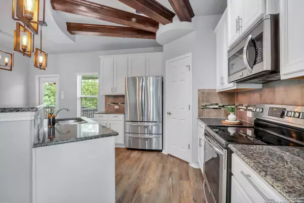 6239 Lowrie, San Antonio, TX 78239