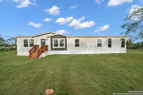 149 County Road 2644, Moore, TX 78057