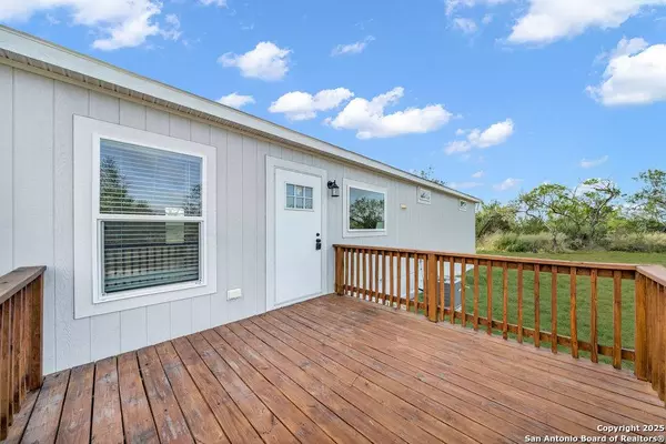 149 County Road 2644, Moore, TX 78057