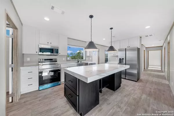 149 County Road 2644, Moore, TX 78057