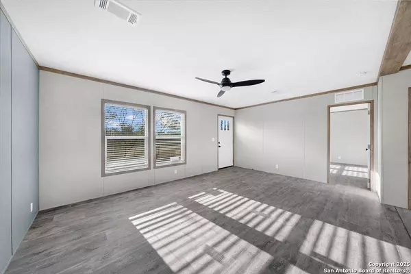 149 County Road 2644, Moore, TX 78057