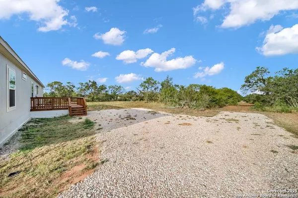 149 County Road 2644, Moore, TX 78057