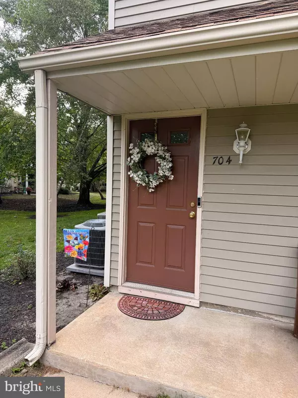 704 ABERDEEN LN, Blackwood, NJ 08012