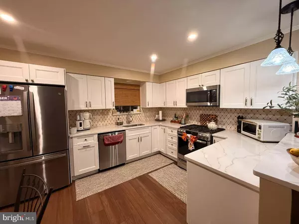 10 MUIRFIELD CT, Blackwood, NJ 08012