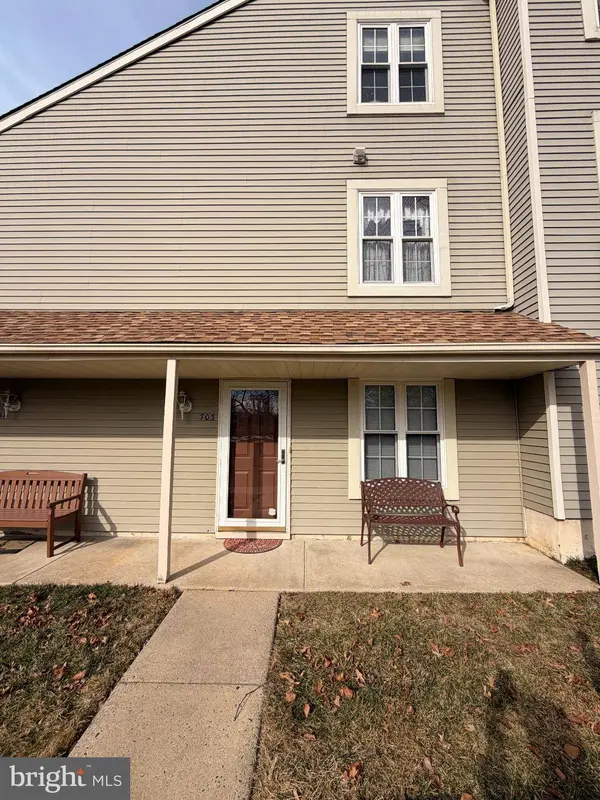 703 ABERDEEN LN, Blackwood, NJ 08012