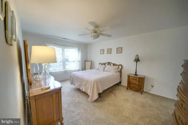 703 ABERDEEN LN, Blackwood, NJ 08012