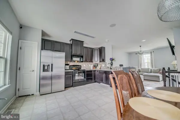 31 VILLAGE GREEN LN, Sicklerville, NJ 08081