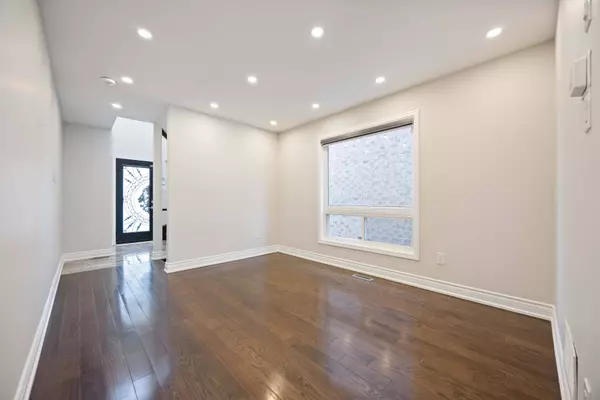 26 Salamander ST, Toronto E11, ON M1X 1Y9