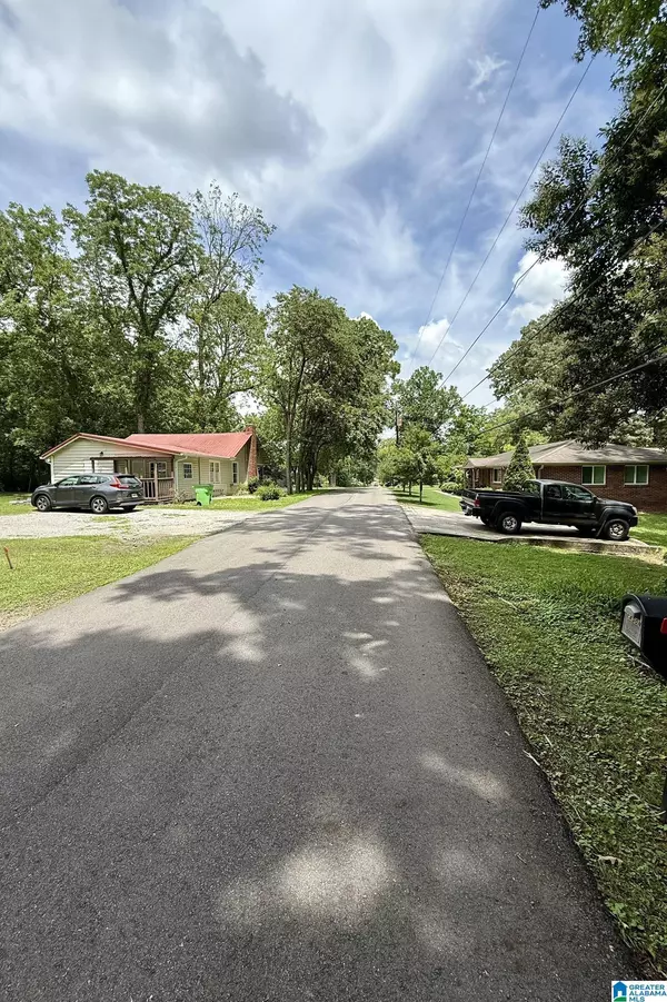 8215 BAKER AVENUE #4&5, Leeds, AL 35094