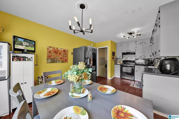 528 KAREY DRIVE, Center Point, AL 35215