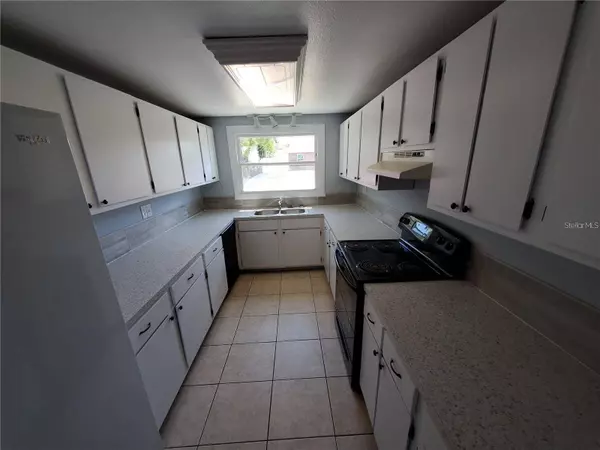 2170 SYLVESTER RD, Lakeland, FL 33801