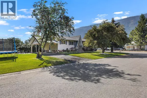 452 MOUNTAIN ASH Crescent, Sparwood, BC V0B2G0