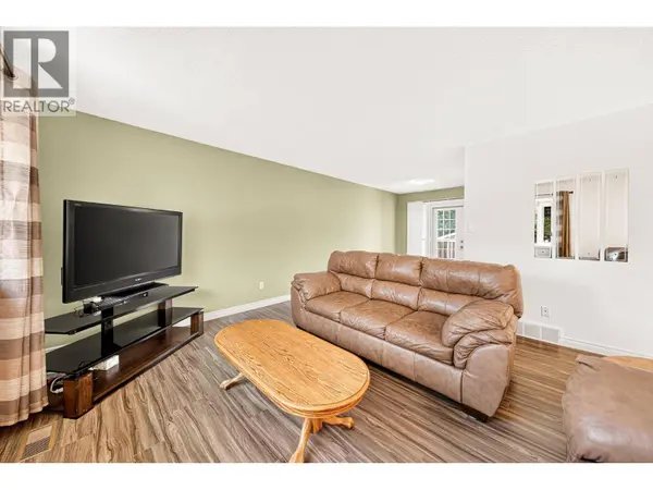 349 Pacific Yew Crescent, Sparwood, BC V0B2G0
