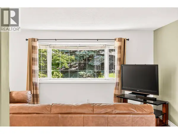 349 Pacific Yew Crescent, Sparwood, BC V0B2G0
