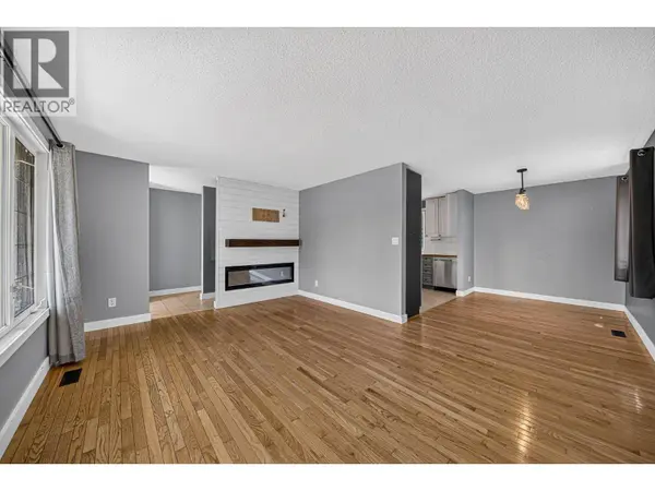 340 Pacific Yew Crescent, Sparwood, BC V0B2G0